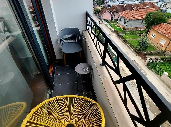 Stan Na Dan Krsmanovic Apartamento